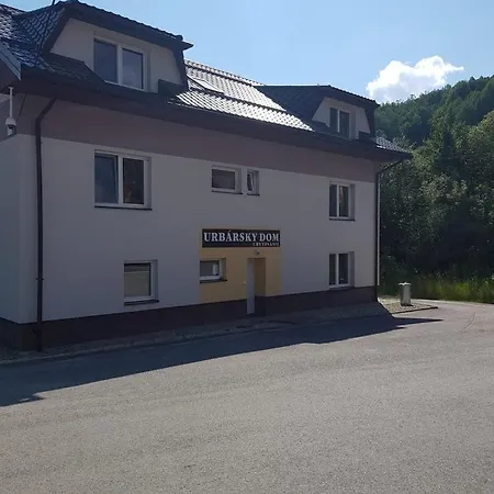 Urbarsky Dom * 道尼库宾